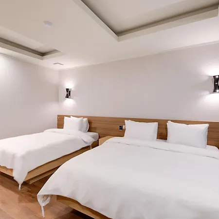 Hotel M
